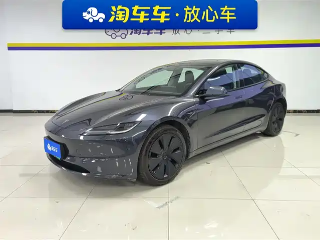 TESLA MODEL 3 2025