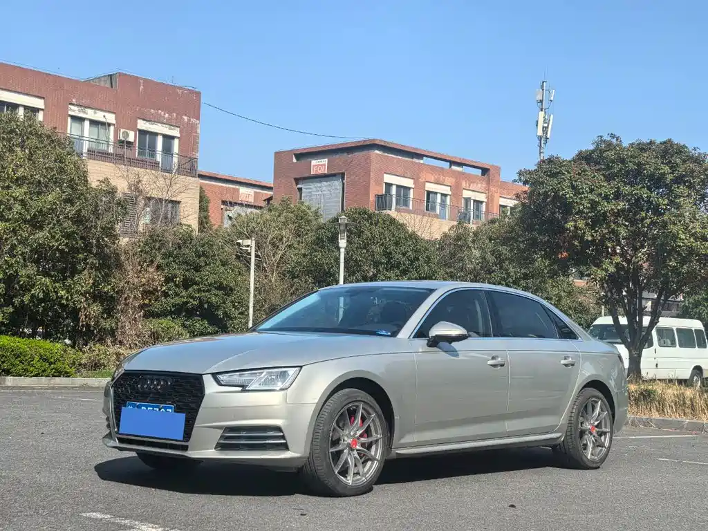 Audi A4L 2016