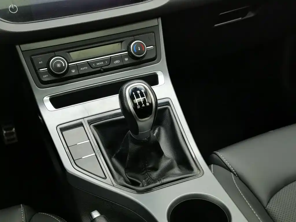 Geely Vision S1 — миниатюра 13