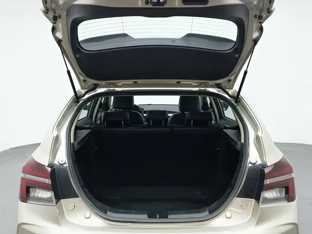 Geely Vision S1 — миниатюра 16