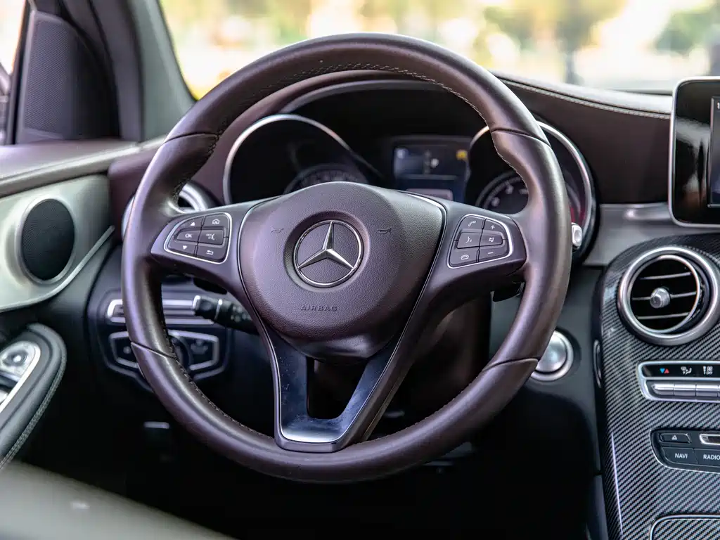 MERCEDES-BENZ GLC
