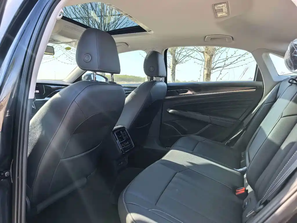 Volkswagen Passat 2025 430PHEV