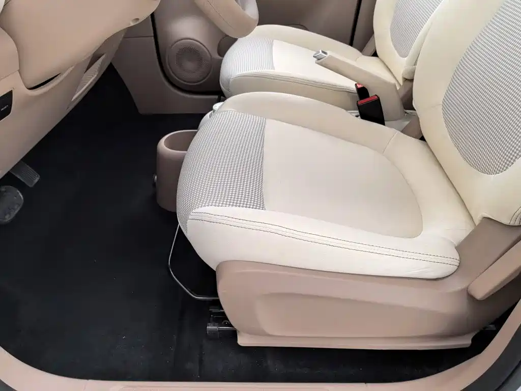 Wuling MINIEV — миниатюра 20