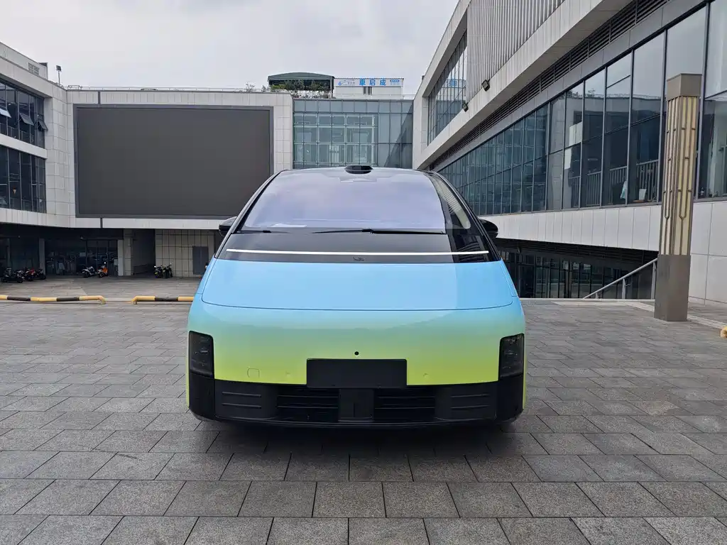 Li Auto MEGA 2025 Home