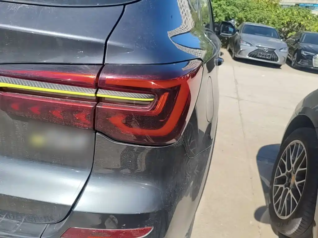 Roewe RX5 New Energy — миниатюра 8