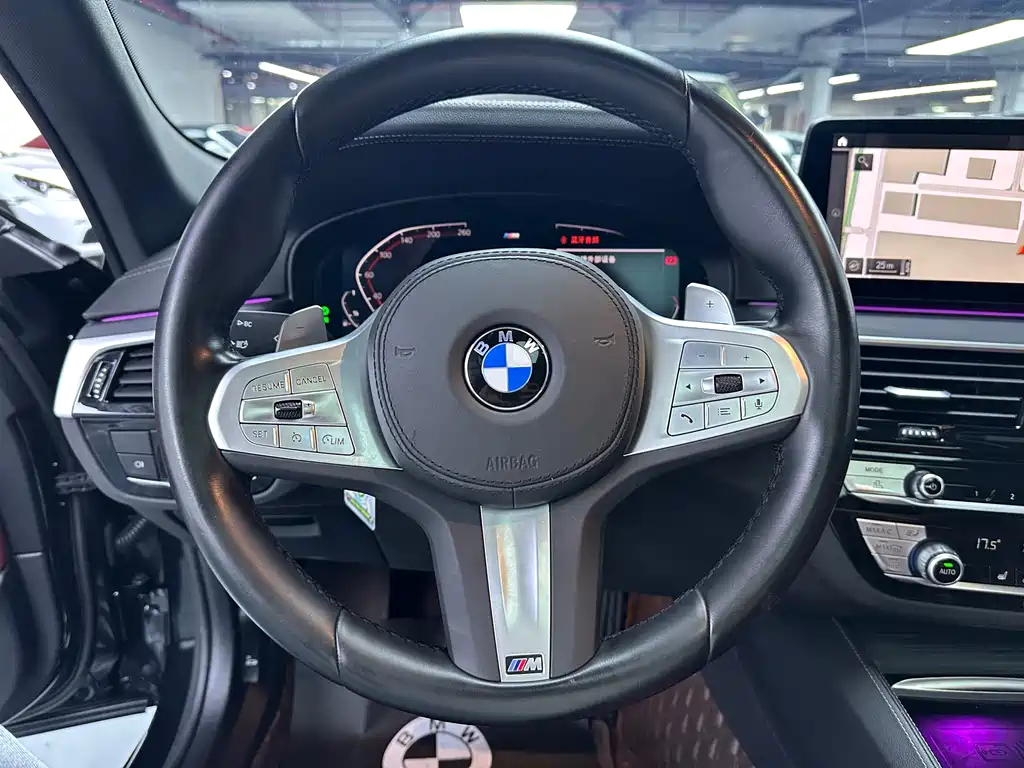 BMW 5 Series — миниатюра 7