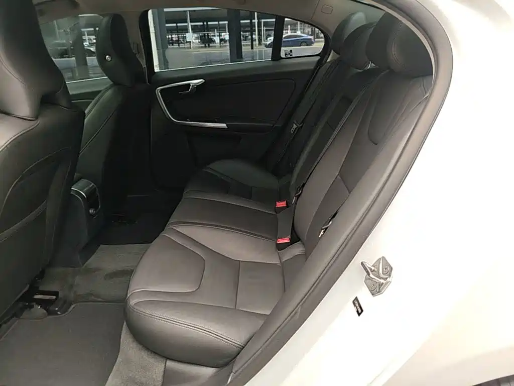 Volvo S60 — миниатюра 17