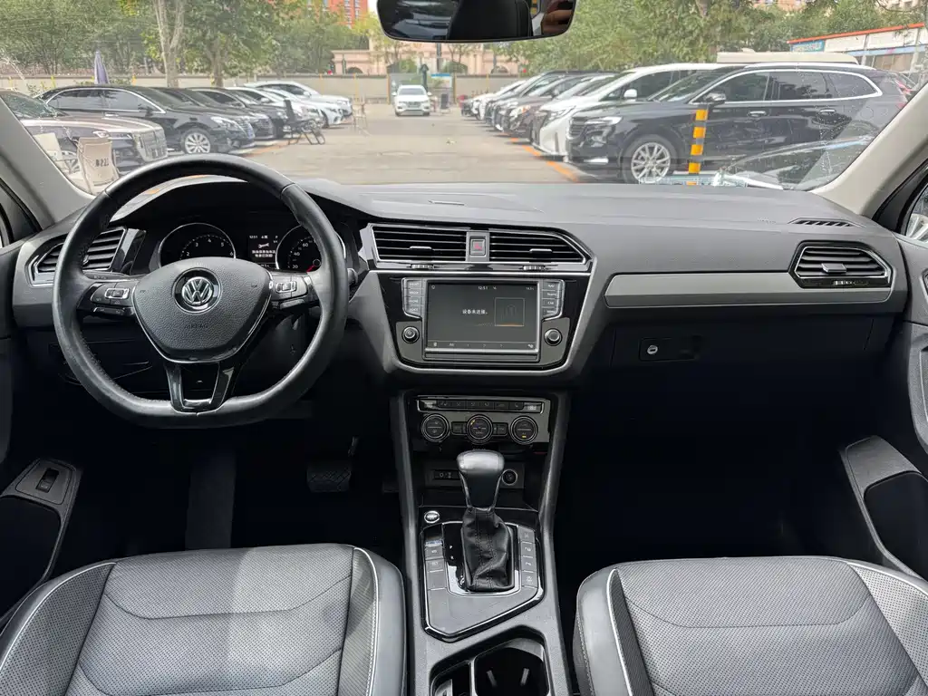 Volkswagen Tiguan L — миниатюра 7