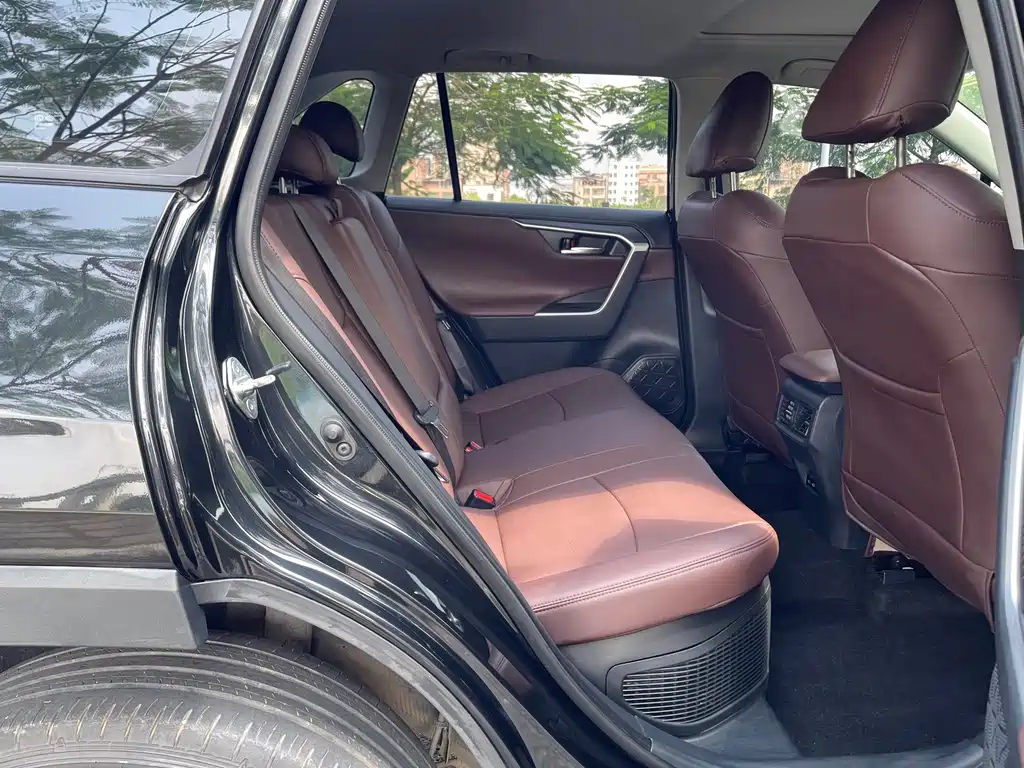 Toyota RAV4 — миниатюра 15