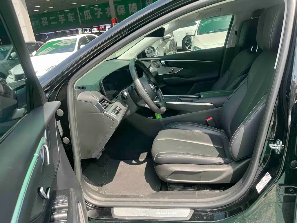Buick LaCrosse — миниатюра 7
