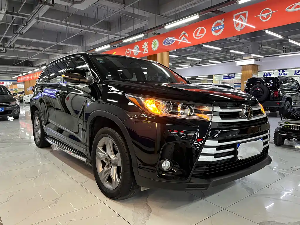 TOYOTA HIGHLANDER