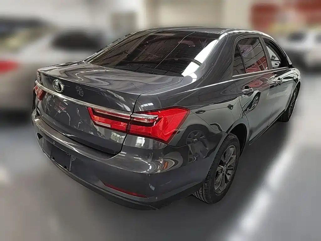 BYD Qin — миниатюра 12