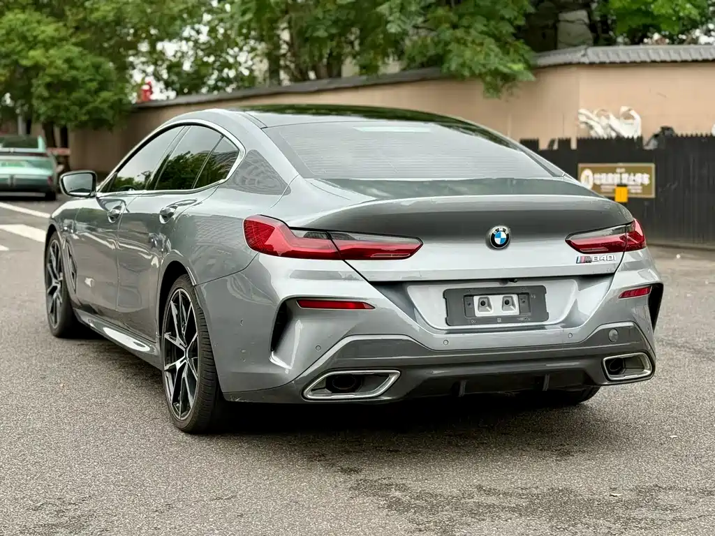 BMW 8 Series — миниатюра 9