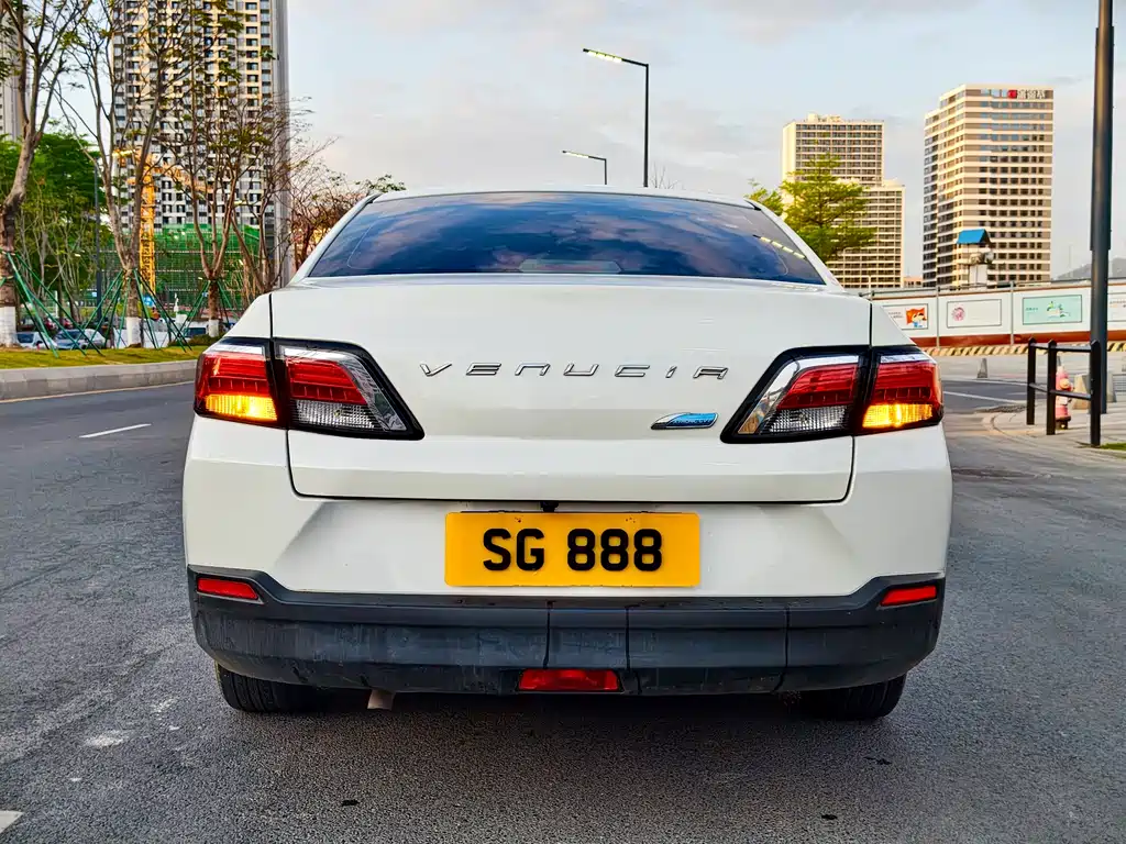 Venucia D60 1.6L CVT Connected Elite Edition, фото 8
