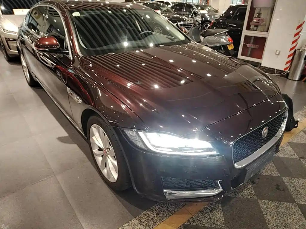 Jaguar XFL — миниатюра 4