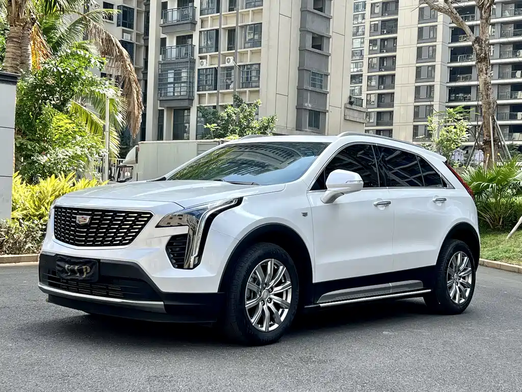 CADILLAC XT4