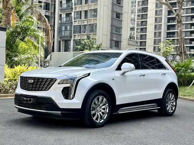 CADILLAC XT4