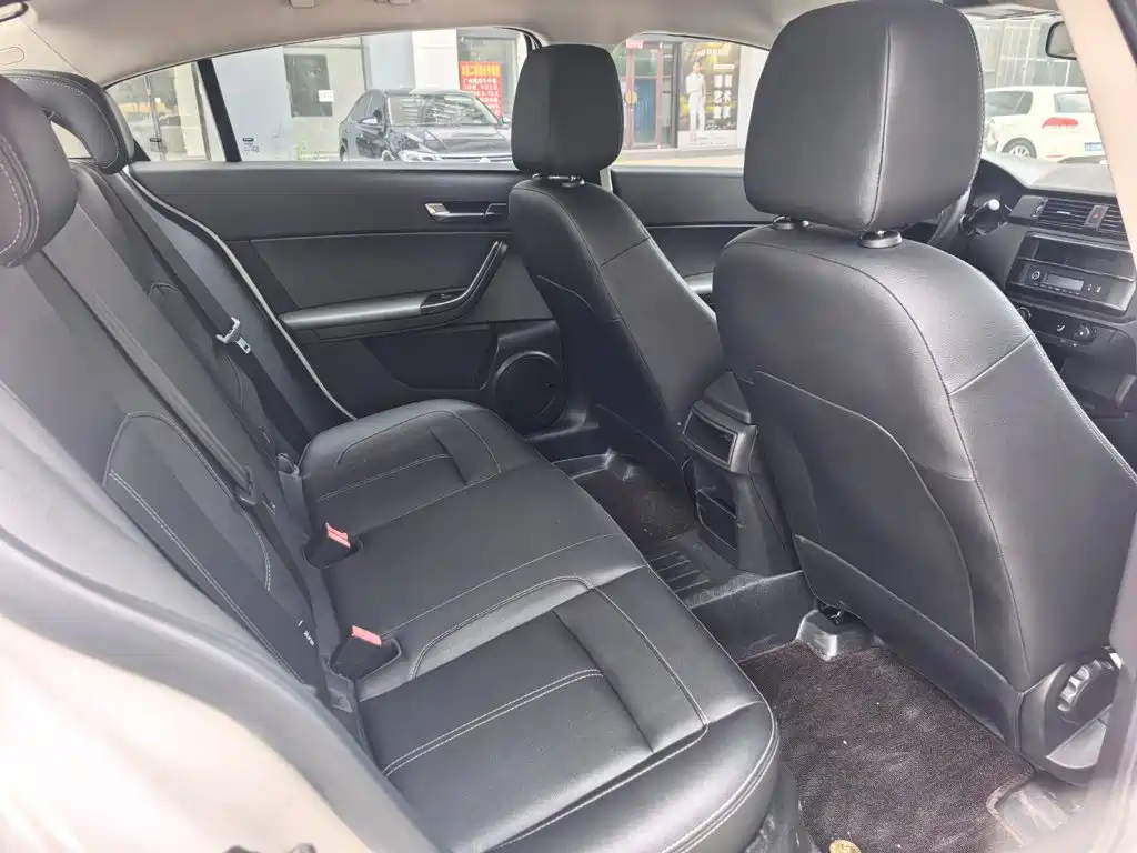 Qoros Qoros 3 — миниатюра 9