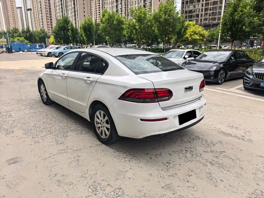 Qoros Qoros 3 — миниатюра 12