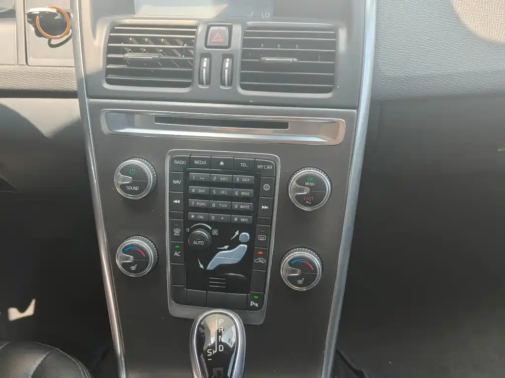 Volvo XC60 (Import) — миниатюра 7