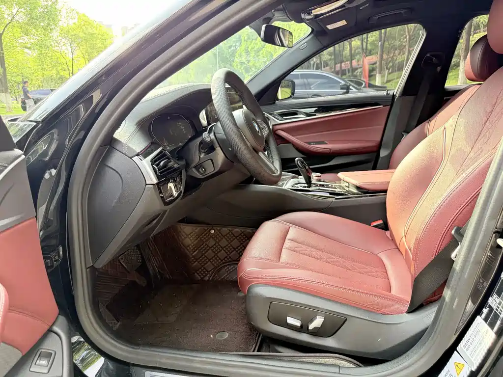 BMW 5 Series — миниатюра 4