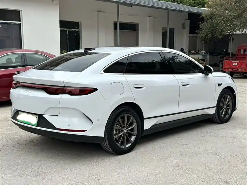 BYD QIN L