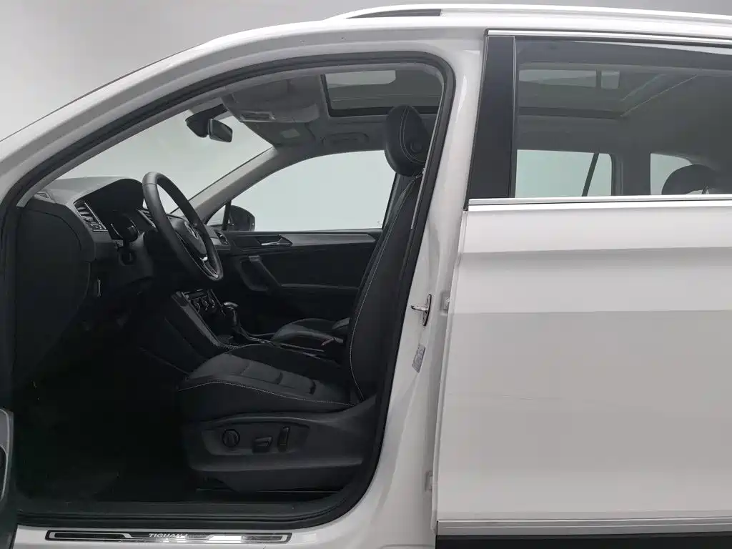 Volkswagen Tiguan L — миниатюра 10