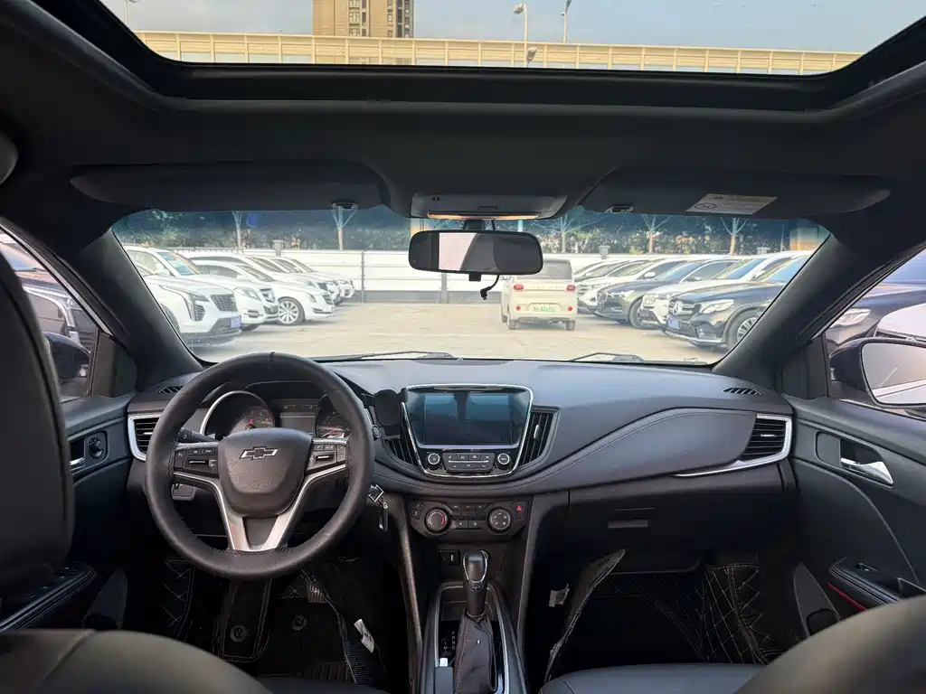 Chevrolet Monza 2019 RS 330T AT VI
