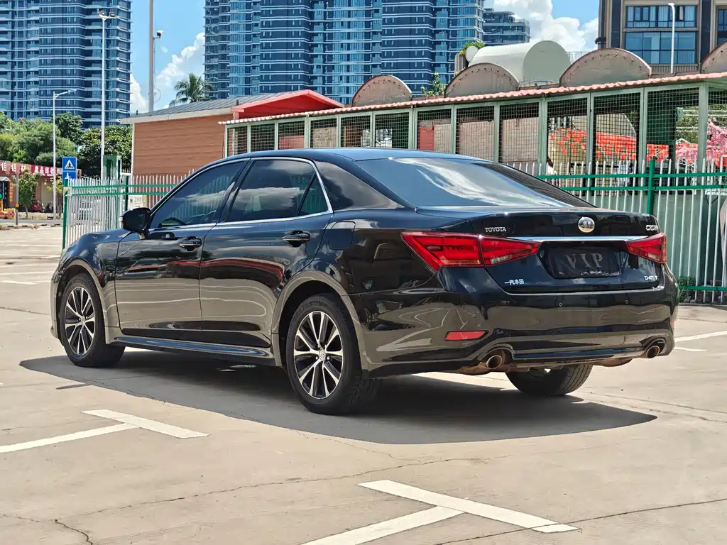 Toyota Crown — миниатюра 16