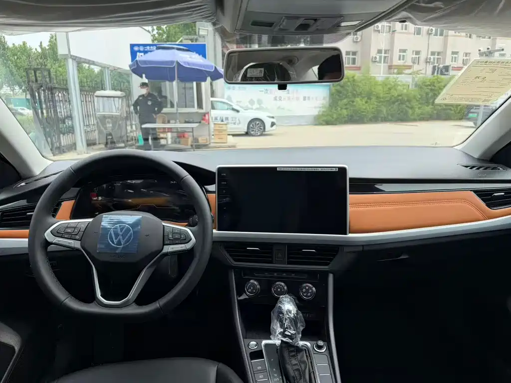 Volkswagen Bora 2025 200TSI DSG