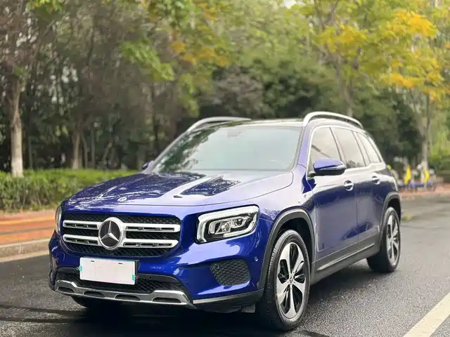 MERCEDES BENZ GLB