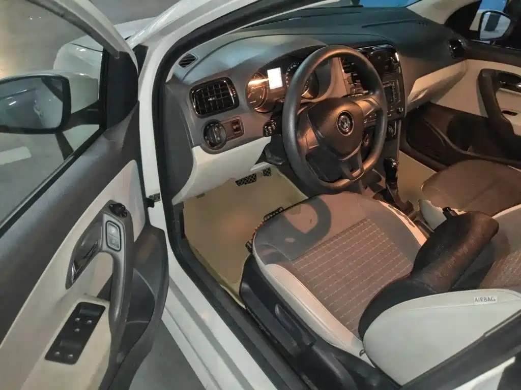 Volkswagen Polo — миниатюра 17