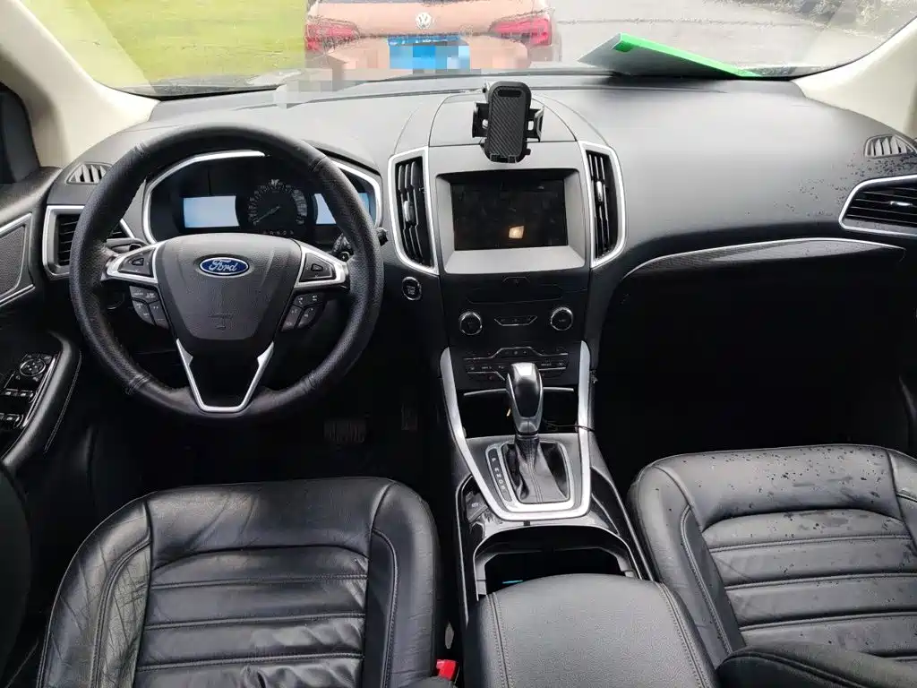 Ford Edge — миниатюра 10