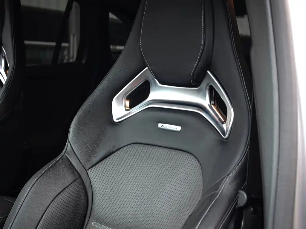 MERCEDES-BENZ GLA AMG