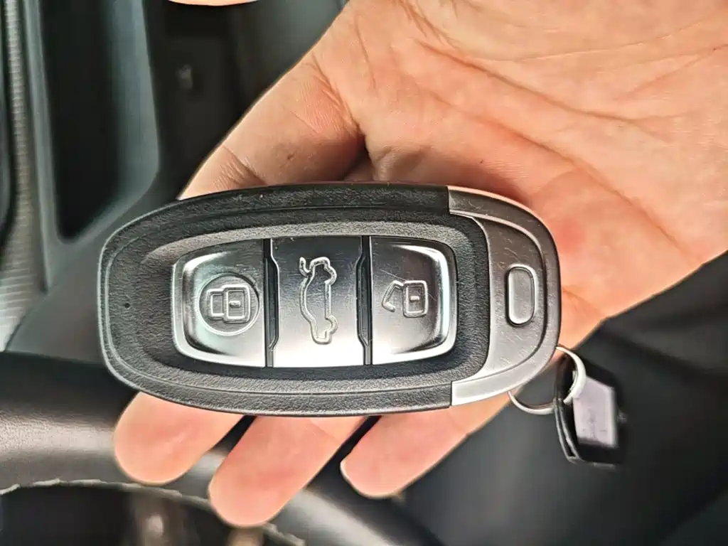 Hongqi Hongqi E-QM5 — миниатюра 17