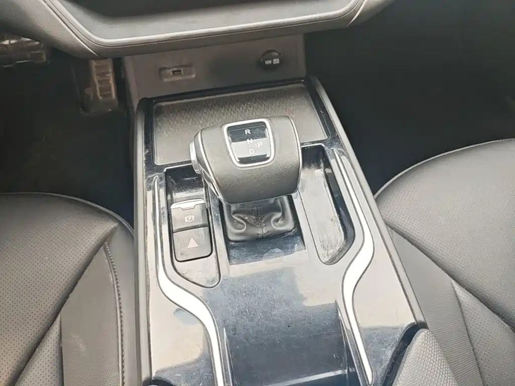 Hongqi Hongqi E-QM5 — миниатюра 10