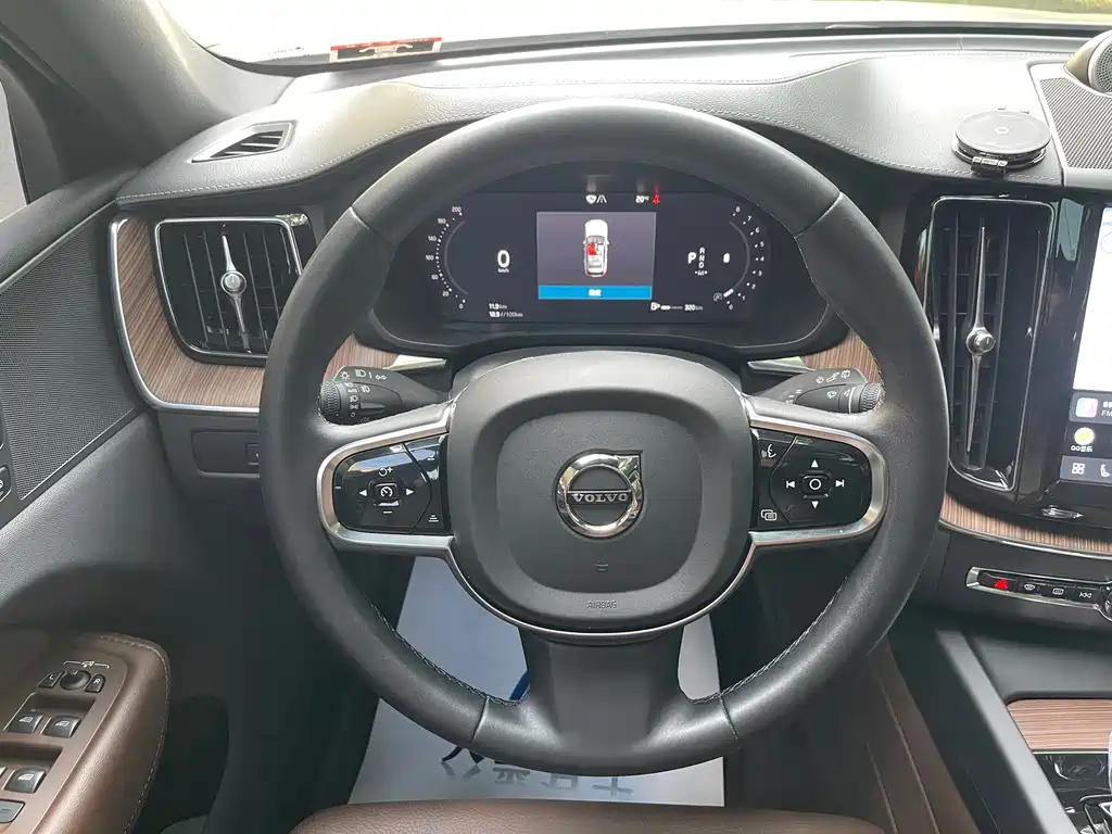 Volvo XC60 — миниатюра 5