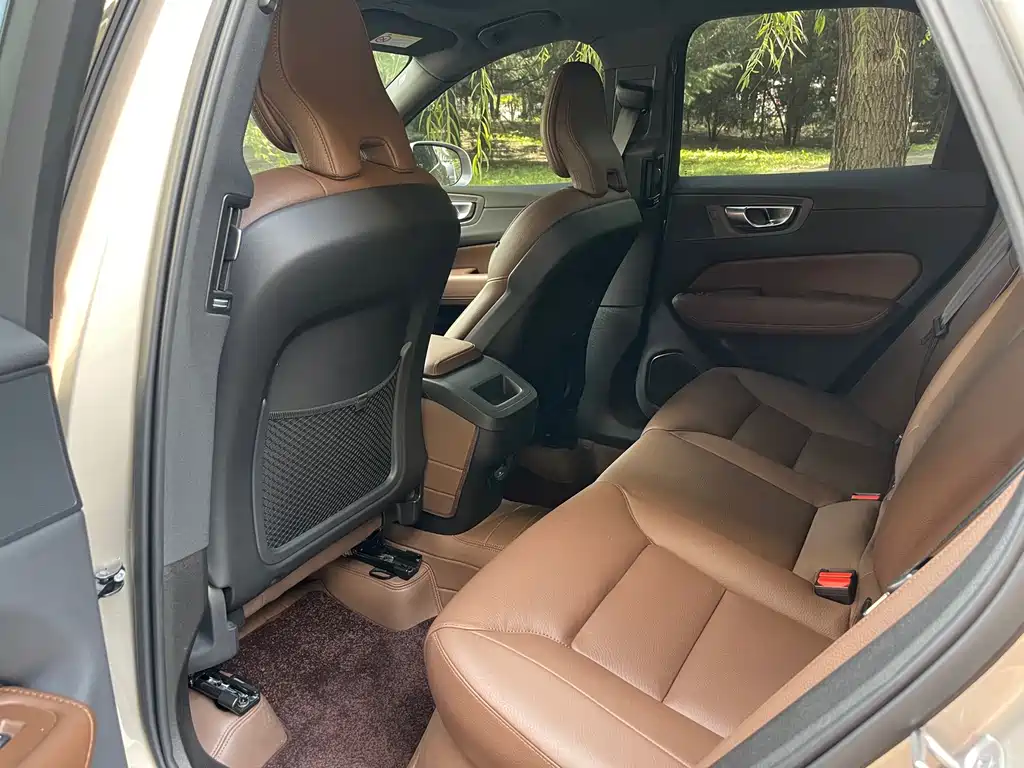 Volvo XC60 — миниатюра 10
