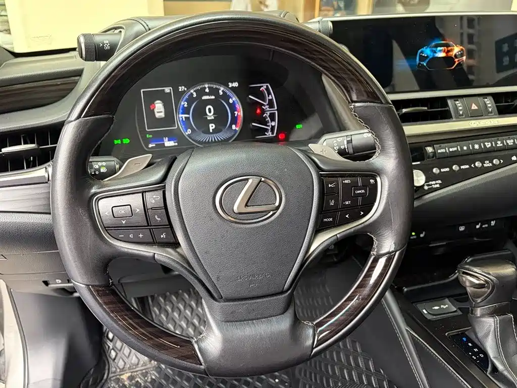 Lexus ES — миниатюра 7