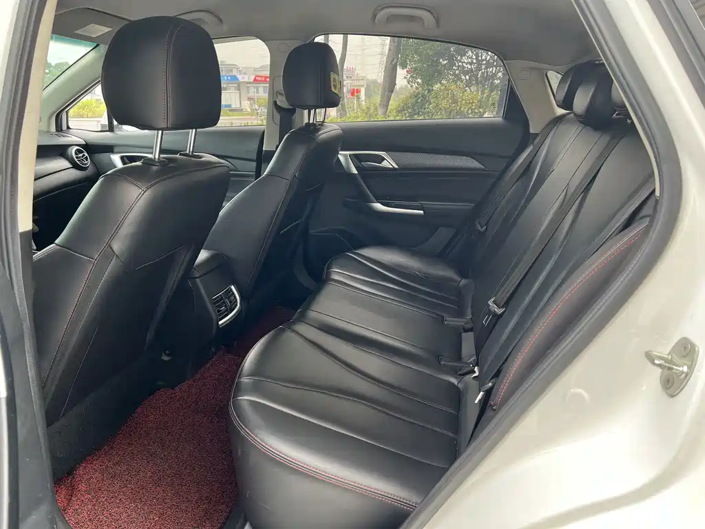 BAIC EU5 — миниатюра 7