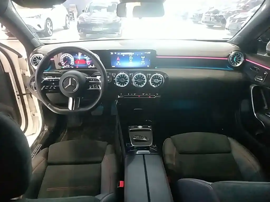 Mercedes-Benz A-Class — миниатюра 10