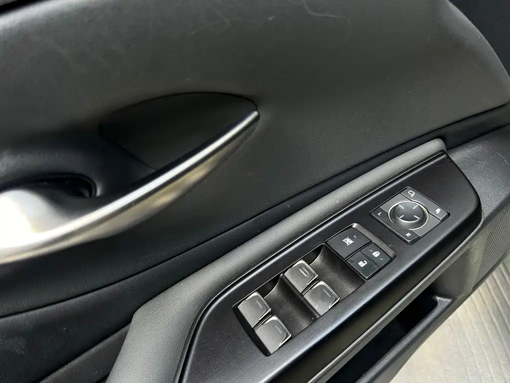 Lexus ES — миниатюра 9