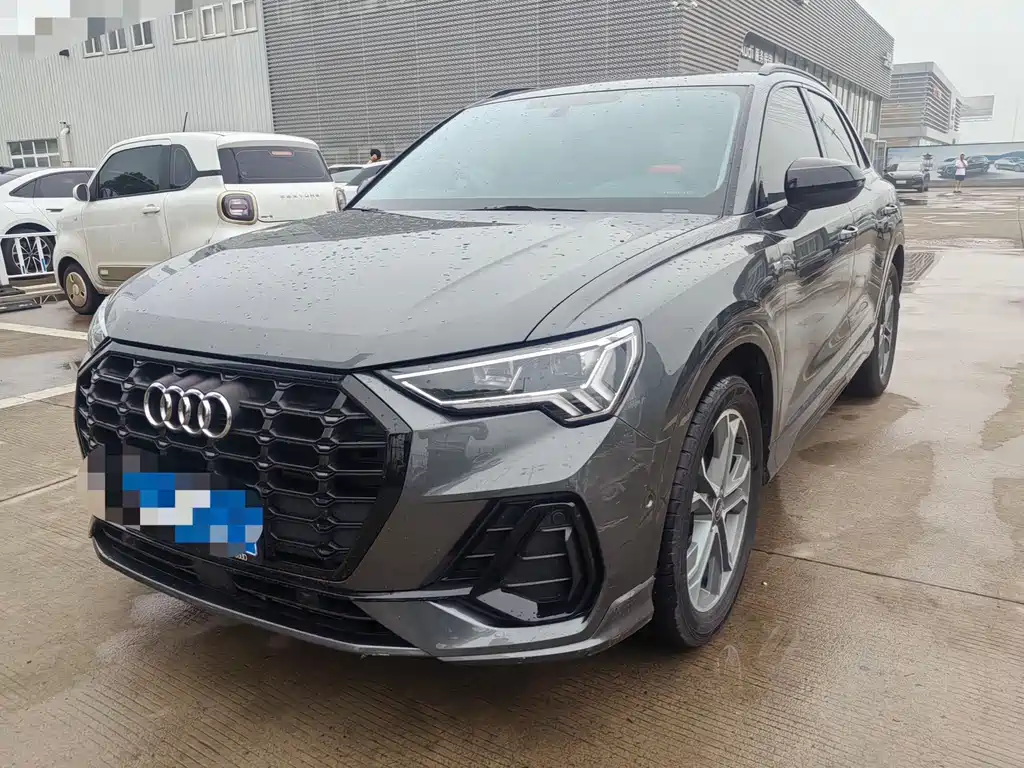 Купить Audi Q3