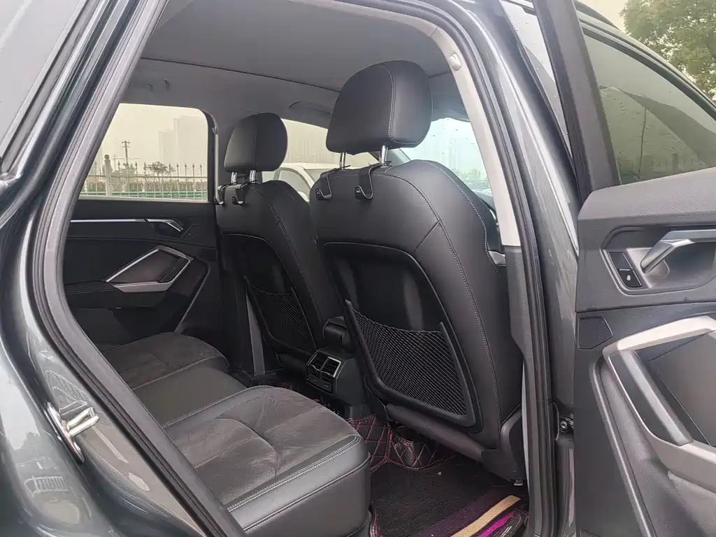 Audi Q3 2023 35 TFSI Fashion (1.4T)