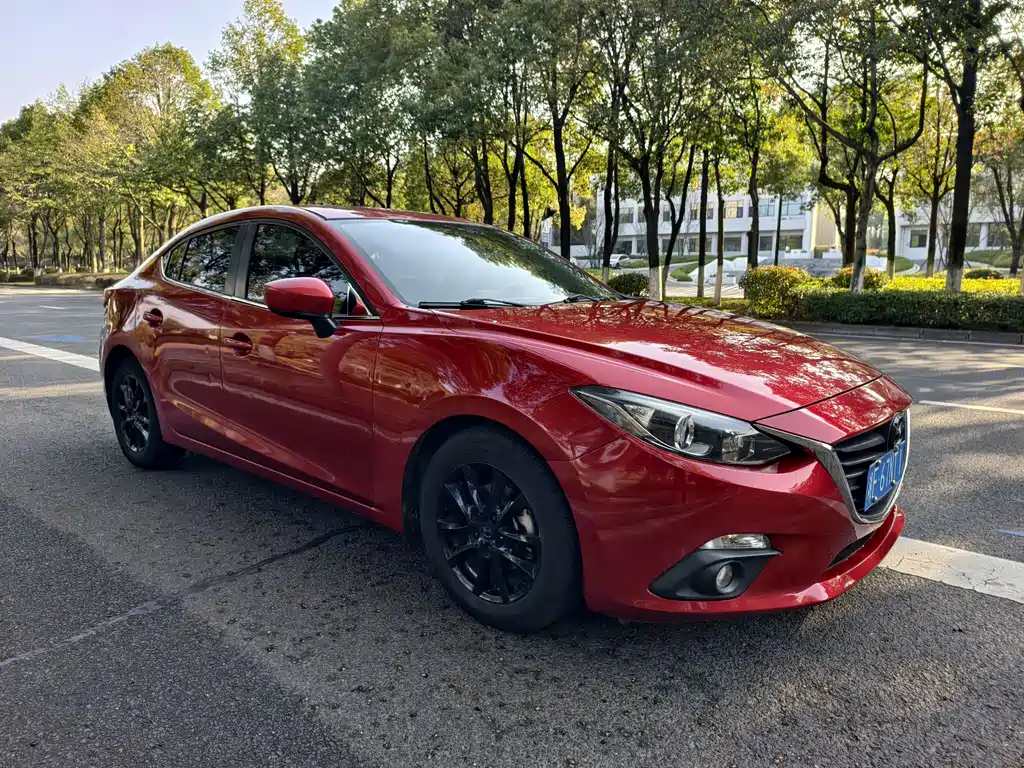 Mazda 3 Axela 2015