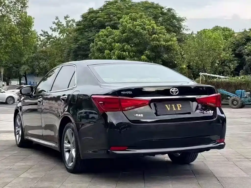 Toyota Crown — миниатюра 9