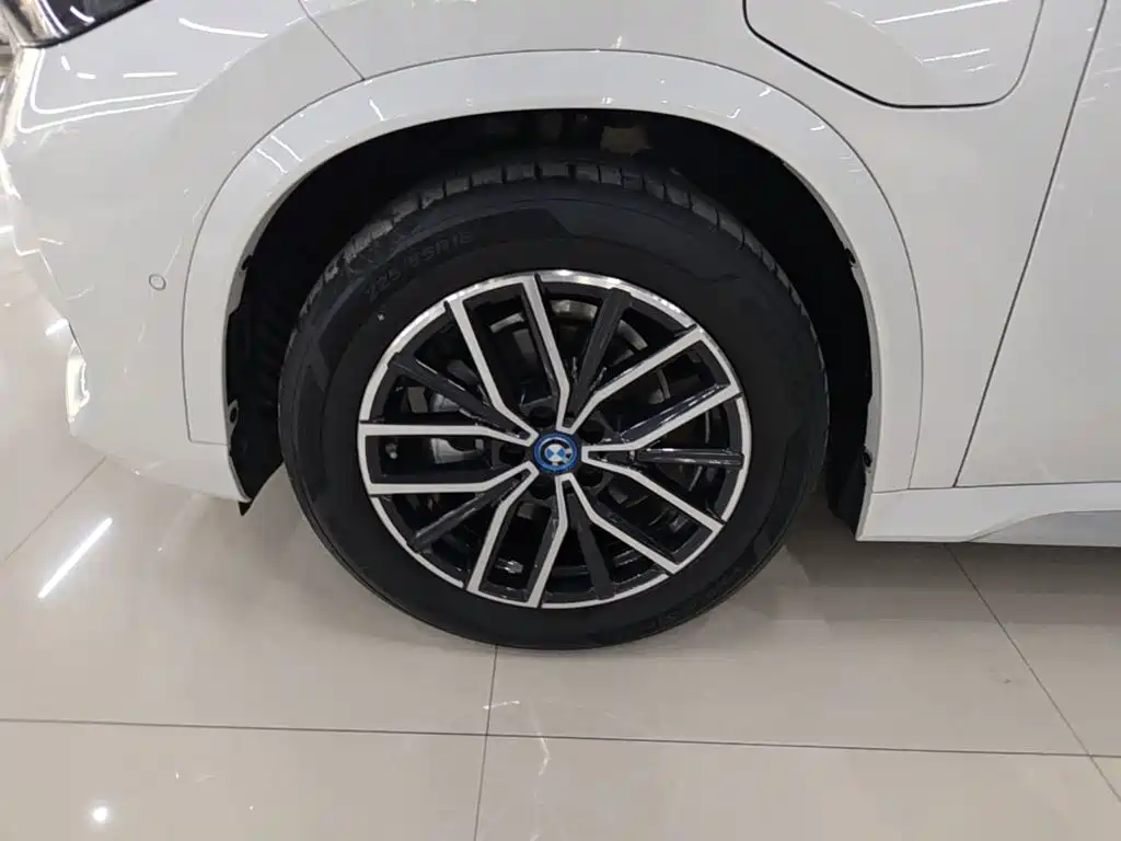 BMW iX1 — миниатюра 23