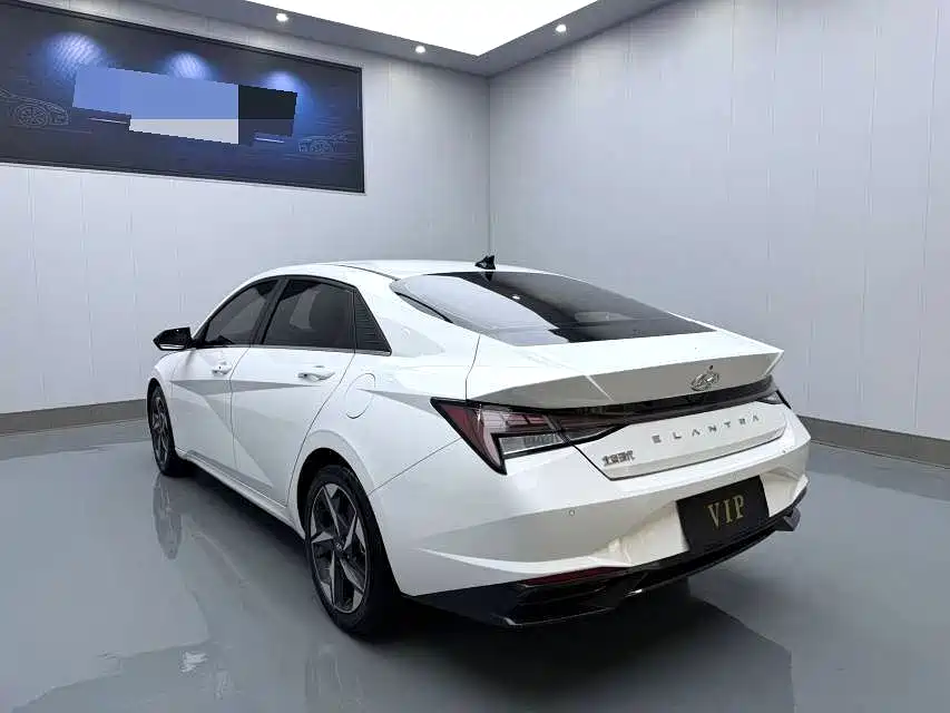 Hyundai Elantra — миниатюра 6
