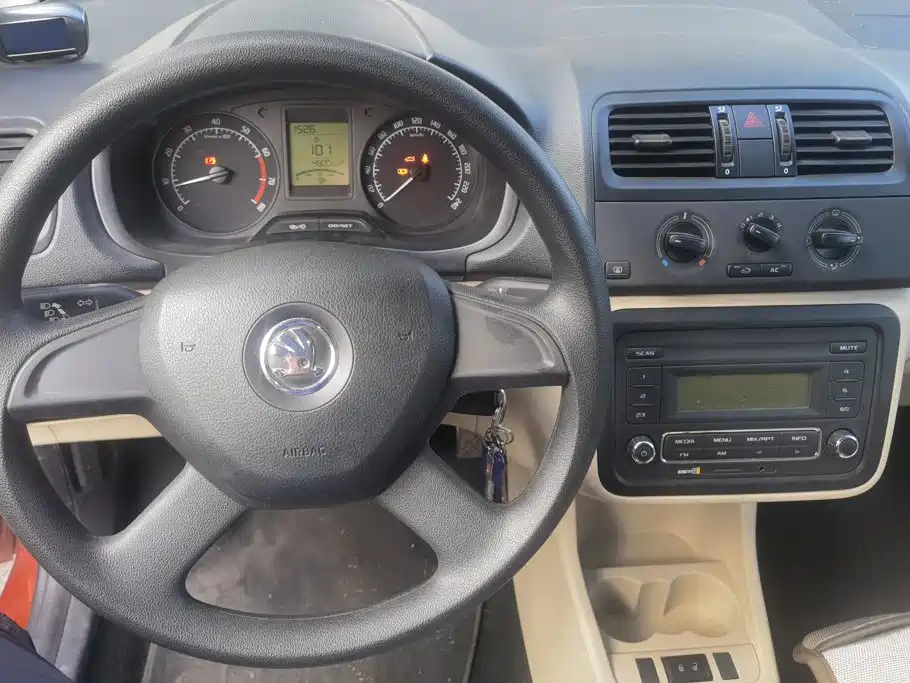 Skoda Fabia — миниатюра 12