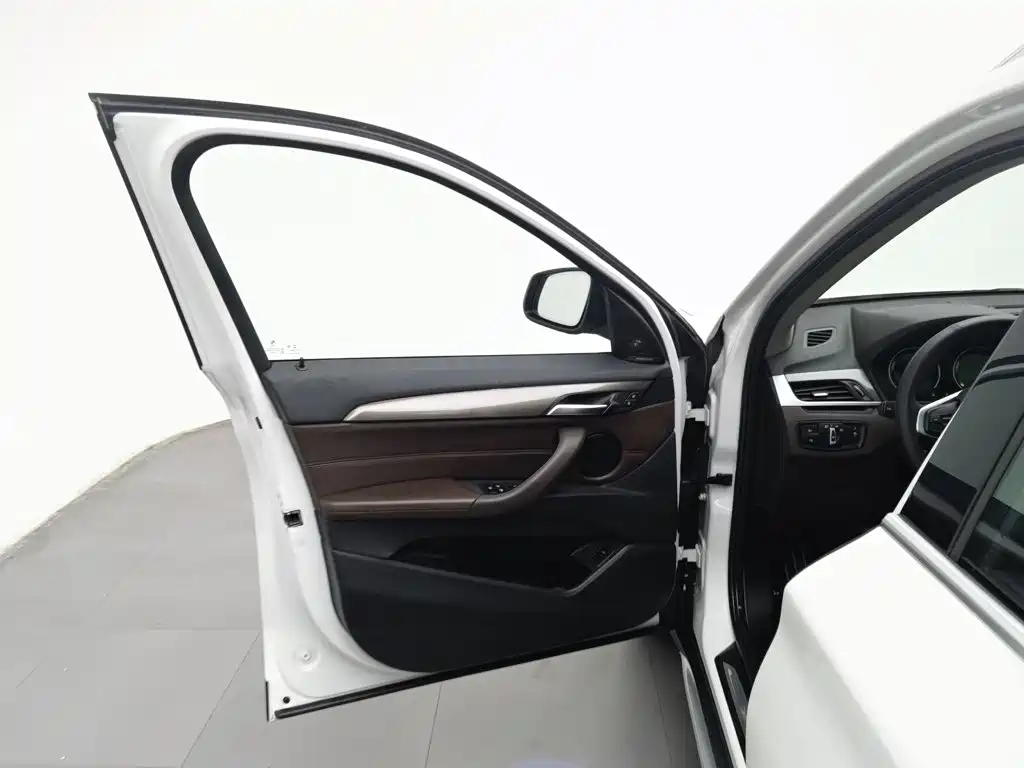 BMW X1 — миниатюра 8